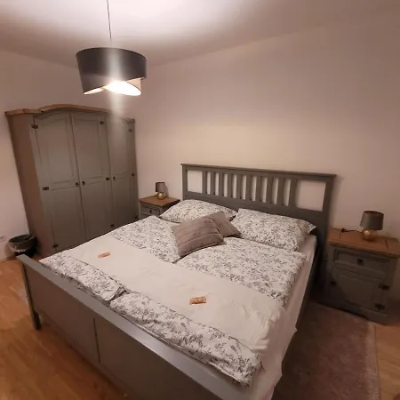 Am Wienerwald Apartment *